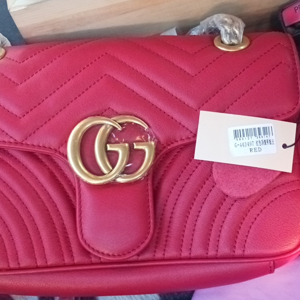 Gucci red small - Picture 6 of 8